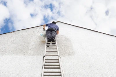 Peinture extérieure à Estos — façades et ravalement